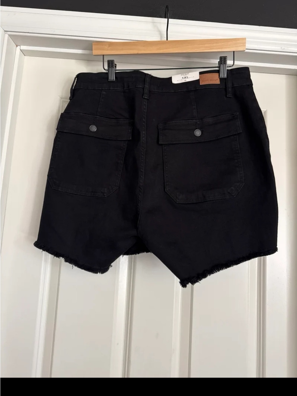 NWT JUDY BLUE CARGO PATCH POCKET SHORTS - BLACK Size 1X - Picture 9 of 12